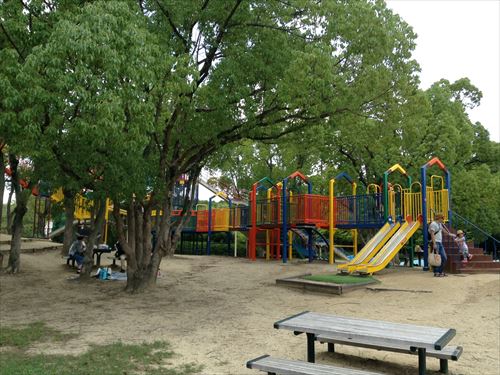 大泉緑地大型遊具公園①「わんぱくランド」