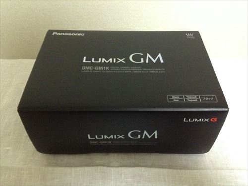 Panasonic デジタル一眼レフカメラ「LUMIX DMC-GM1K」を開封の様子