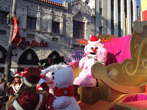 USJクリスマスパレード2014「サンタのトイマーチ」の様子