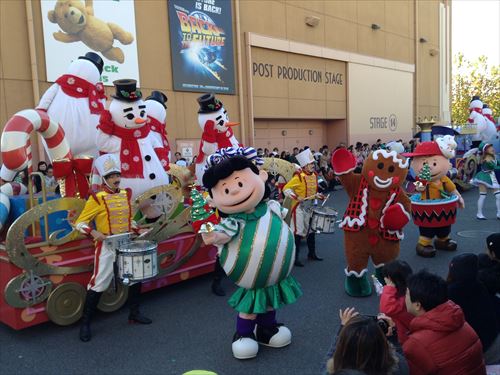 USJクリスマスパレード2014「サンタのトイマーチ」の様子