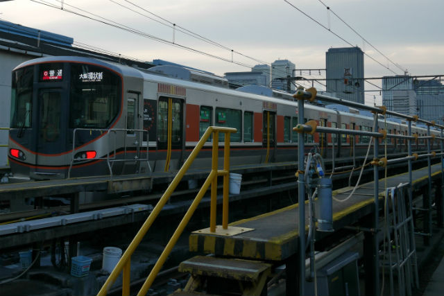 大阪環状線新型車両323系、1両目
