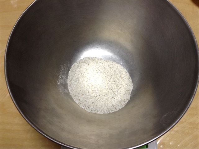 ホットケーキミックスをなしでホットケーキを作る方法・ライ麦全粒粉