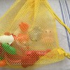 スーパーボールや金魚すくいのおもちゃを乾燥し収納できるネット