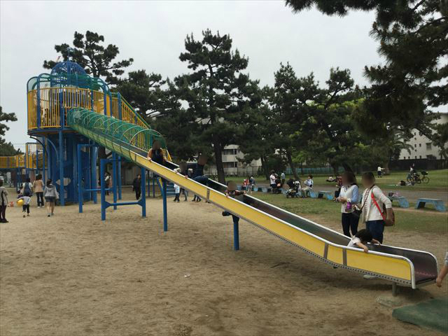 浜寺公園「北児童遊技場」巨大複合滑り台。