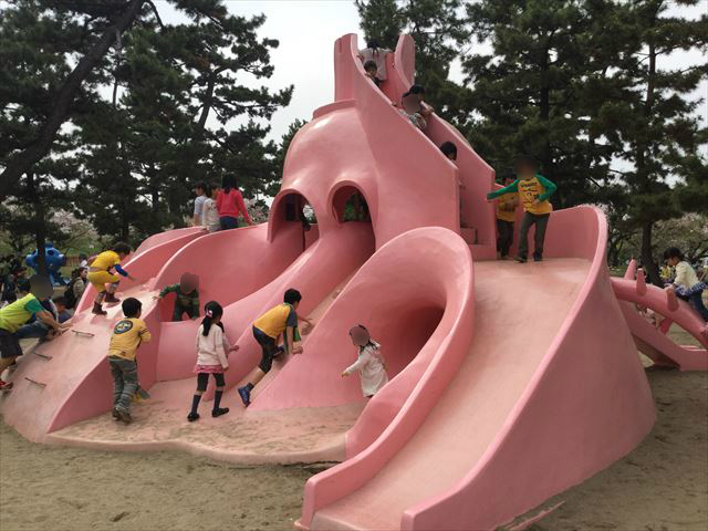 浜寺公園「南児童遊技場」タコの滑り台