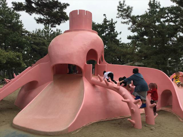 浜寺公園「南児童遊技場」タコ滑り台