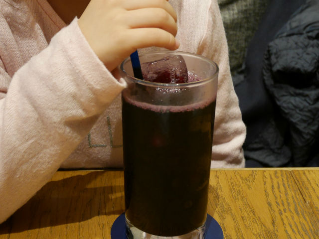 渋谷「カフェ1886ボッシュ」赤ぶどうジュース