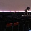 「バンドー神戸青少年科学館」プラネタリウム室の座席と投影機