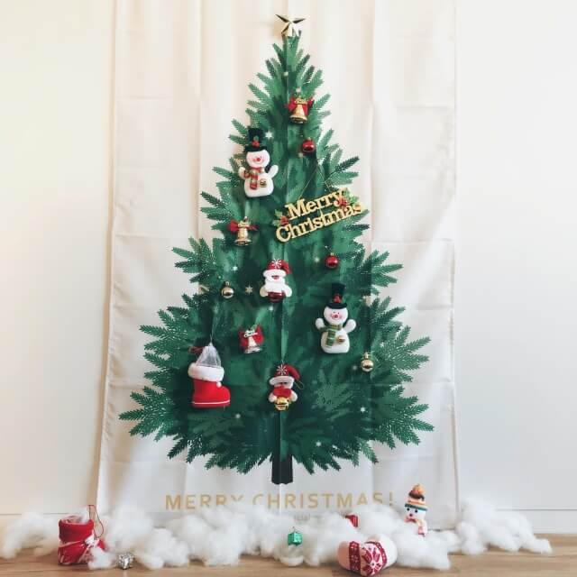 キャンドゥ「クリスマス2021」ツリーのタペストリーと飾りつけ