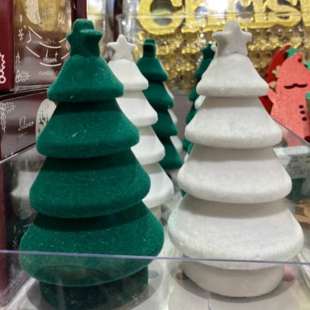 キャンドゥクリスマス「一色のシンプルなミニツリー」