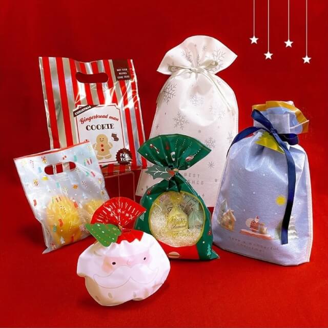 ダイソー「クリスマスグッズ2021」いろいろなデザインのラッピング袋