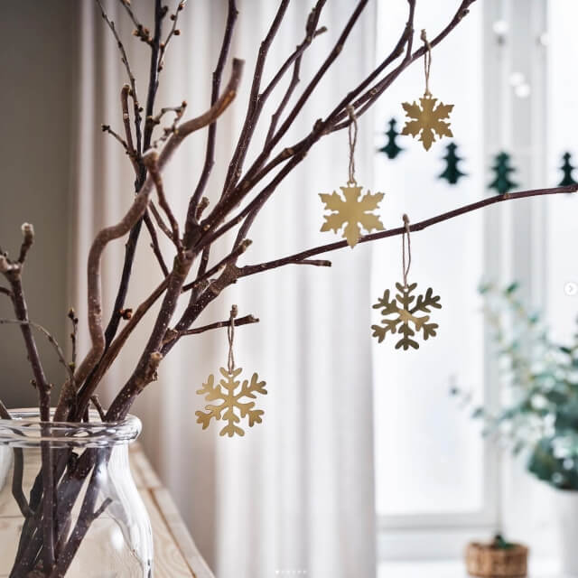 IKEA「クリスマス2021」金属製の雪の結晶オーナメント