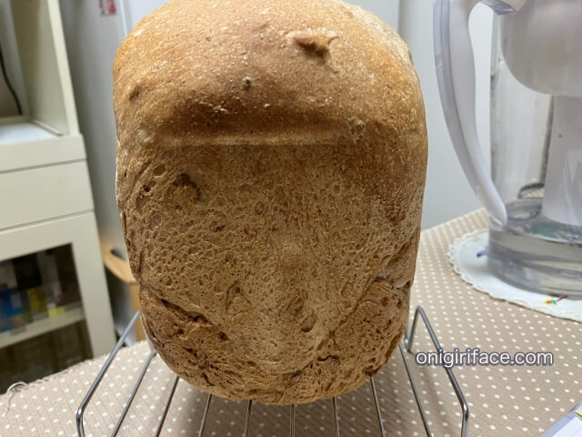 パナソニックホームベーカリー（SD-MT4）で全粒粉くるみ食パンが完成